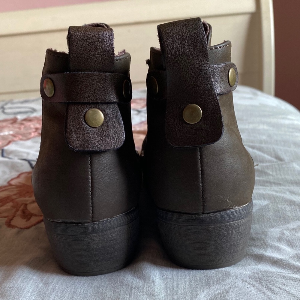 Booties - Picture 3 of 4